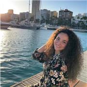 Soy estudiante de 3er año de Relaciones Internacionales en la Universidad de Alicante e hice bachillerato de ciencias sociales. Tengo el B2 de inglés y estoy estudiando para el C1, también tengo el nivel B1 de francés y estoy estudiando para el B2.
Podría